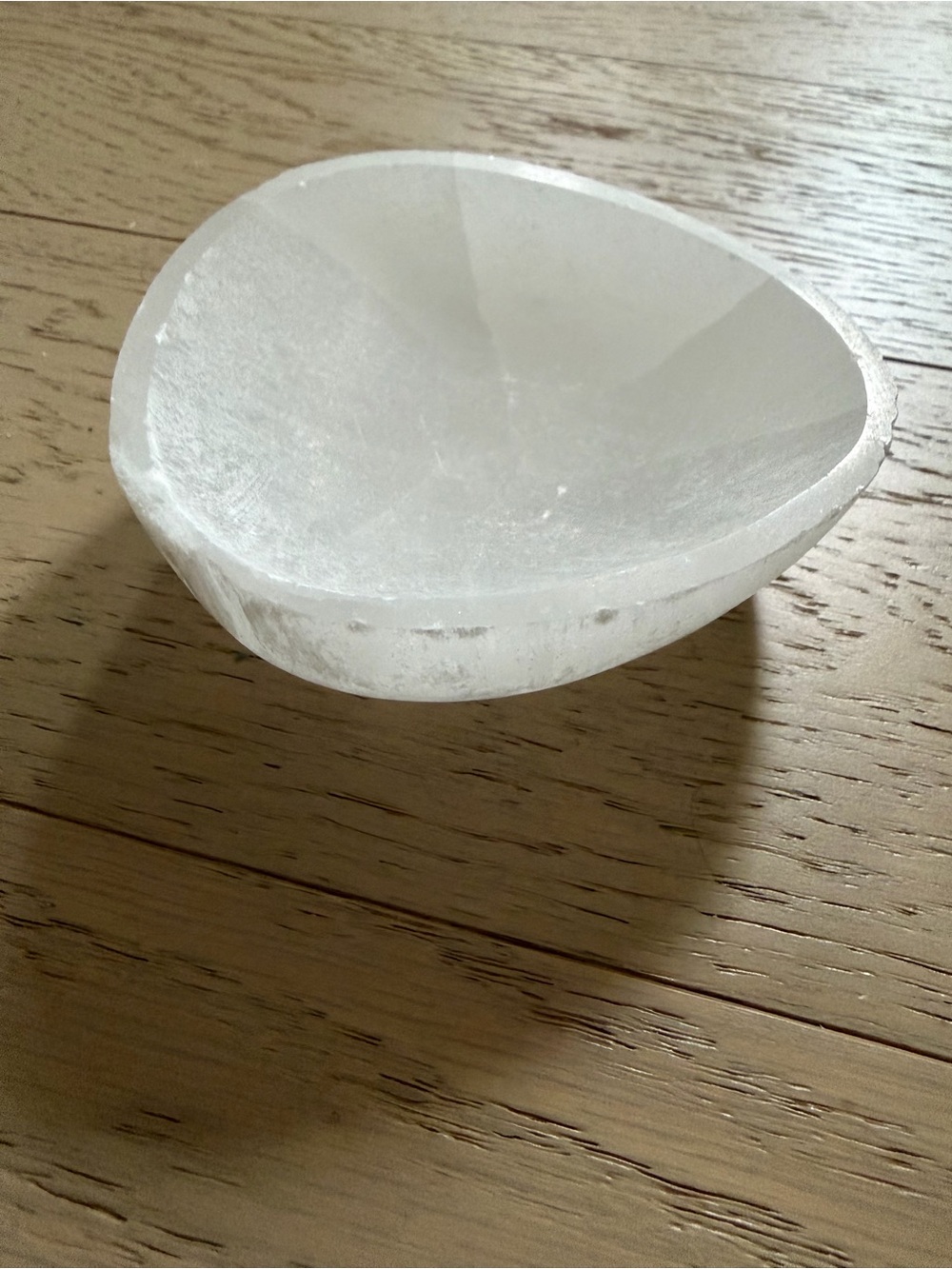 NWOT Selenite Charging Bowl: Crystal Cleansing, 4 inches - Picture 7 of 8